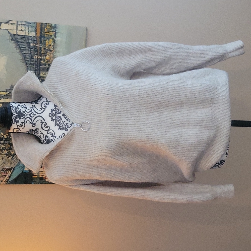 H&M zipper sweater Small